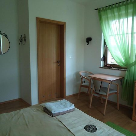 Lipizzaner Lodge Guest House 포스토이나 객실 사진