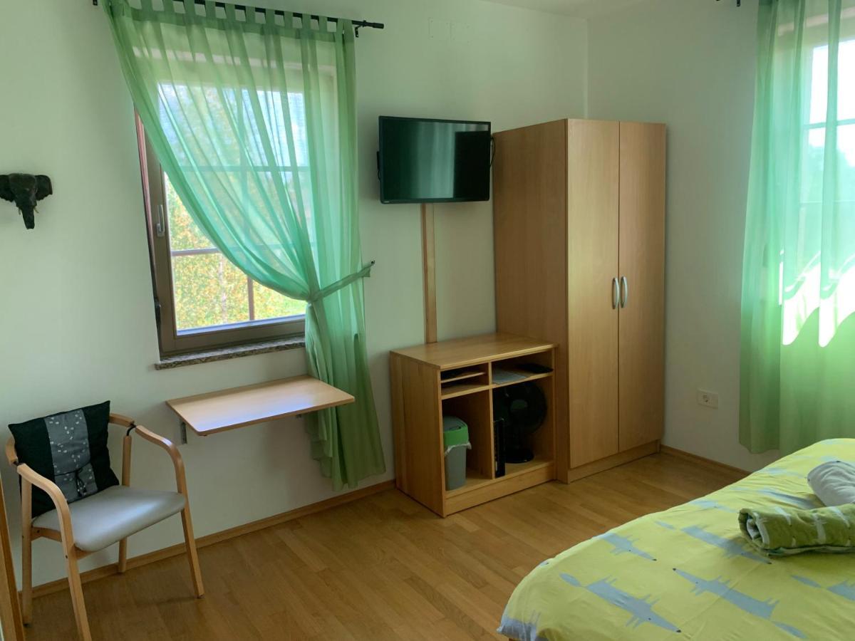 Lipizzaner Lodge Guest House 포스토이나 외부 사진