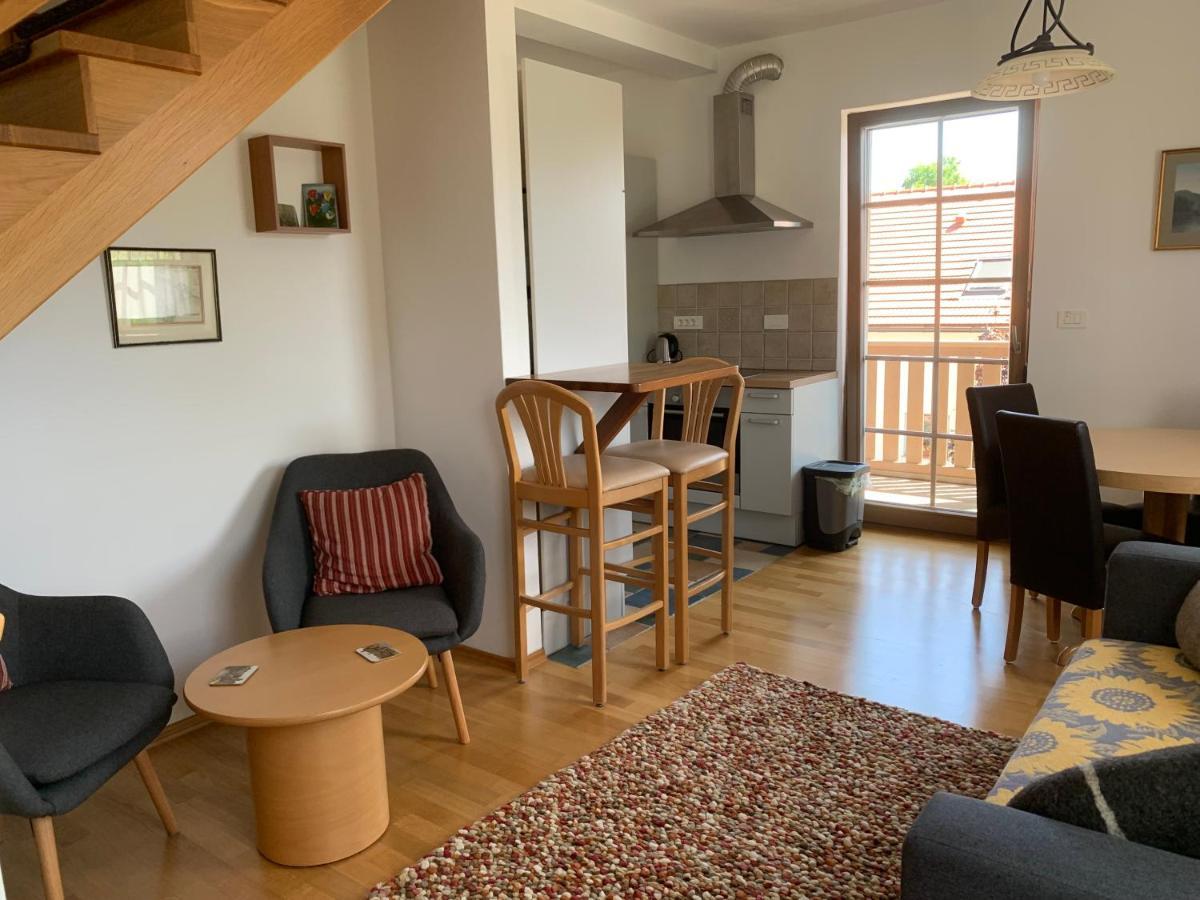 Lipizzaner Lodge Guest House 포스토이나 외부 사진