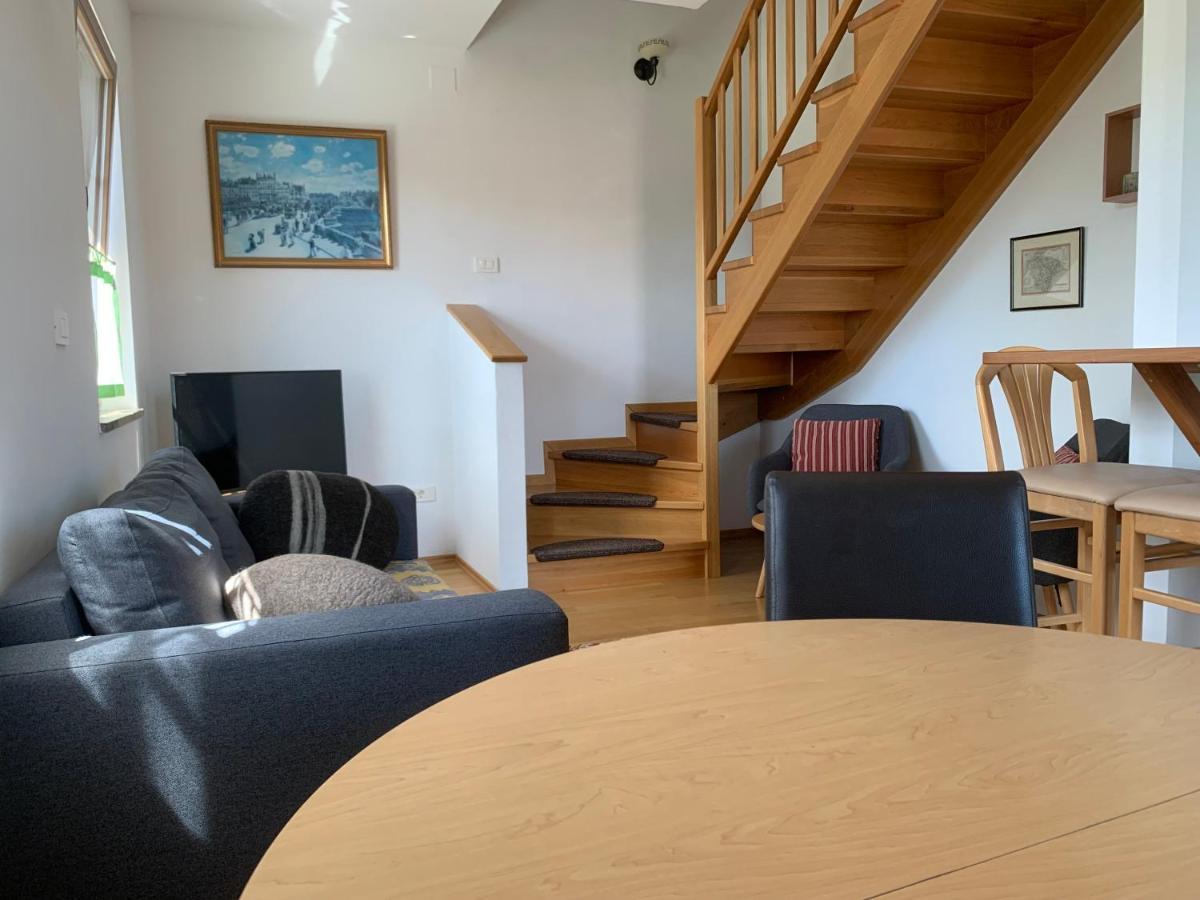 Lipizzaner Lodge Guest House 포스토이나 외부 사진