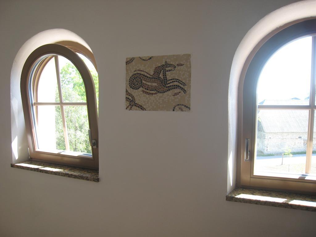 Lipizzaner Lodge Guest House 포스토이나 외부 사진
