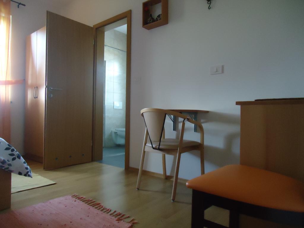 Lipizzaner Lodge Guest House 포스토이나 외부 사진