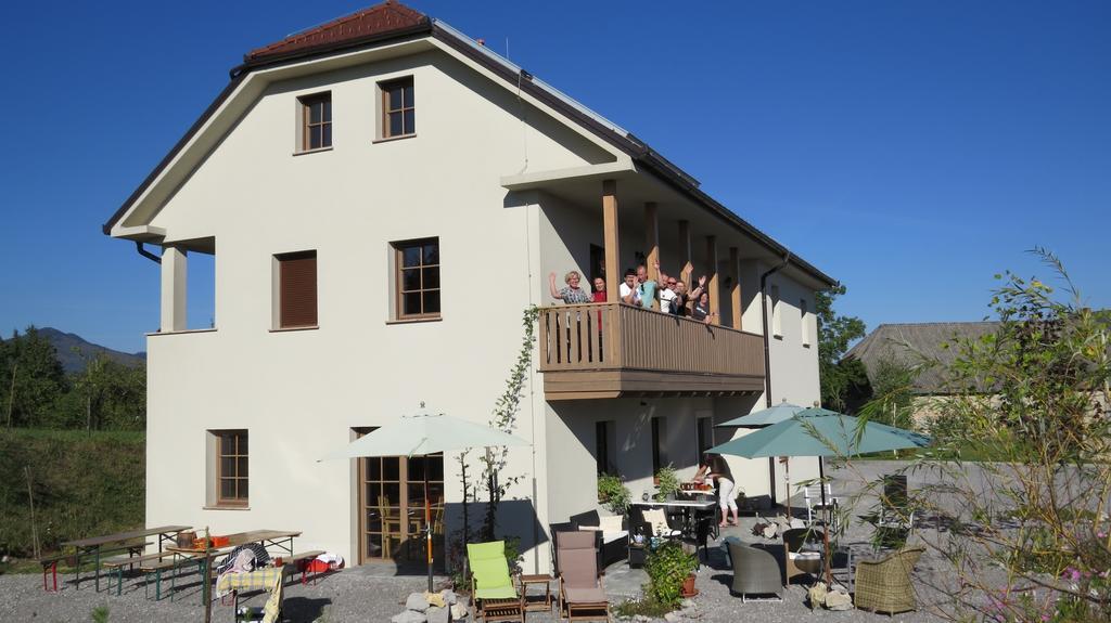 Lipizzaner Lodge Guest House 포스토이나 외부 사진
